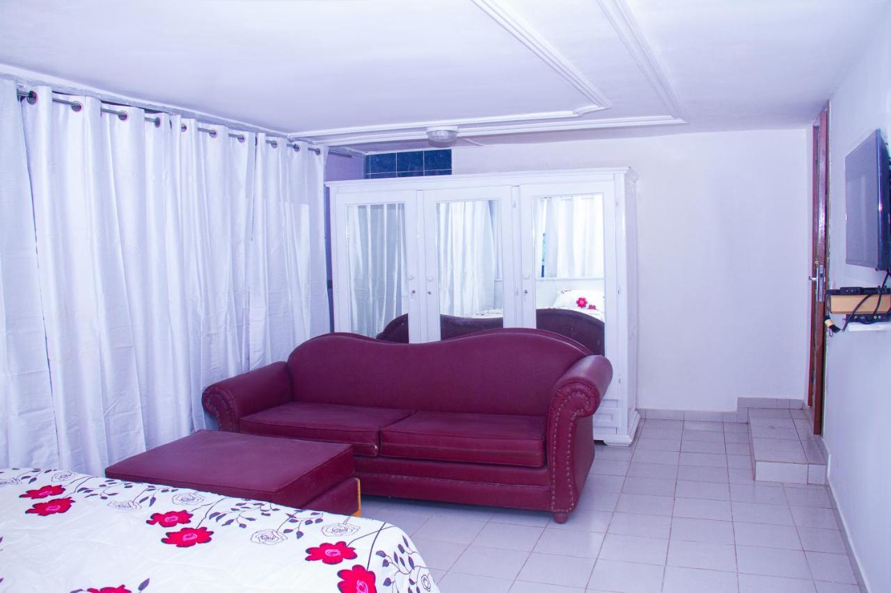 Hotel Amazone Котону Экстерьер фото